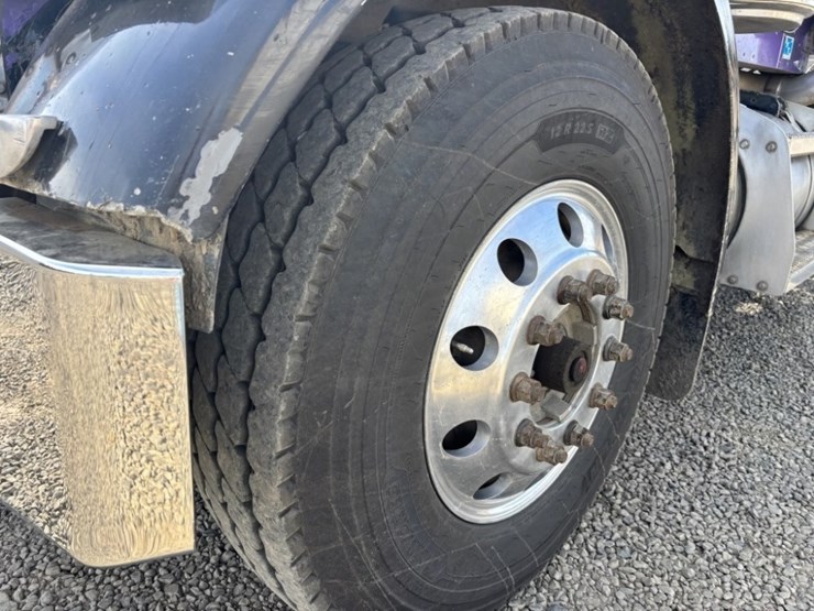 2000-peterbilt-378-image-9