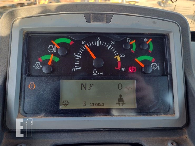 2019-caterpillar-745-image-7