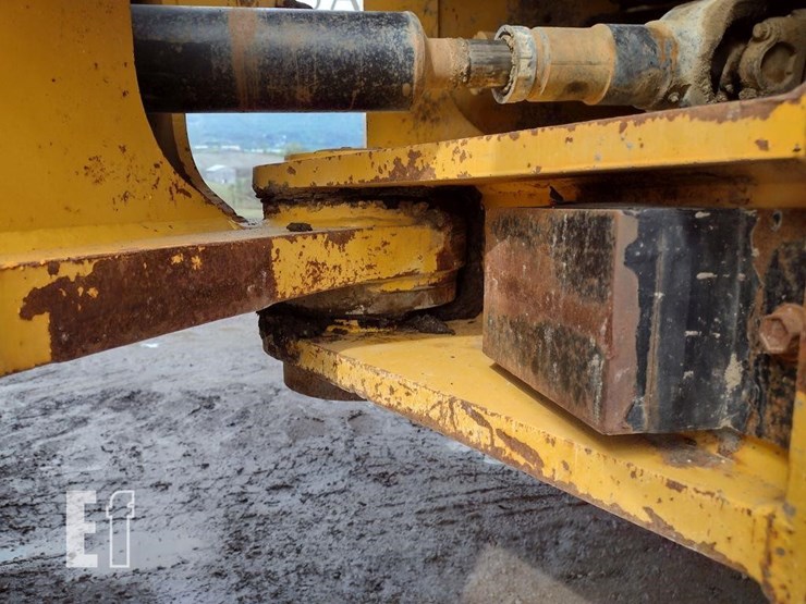 2003-deere-744j-image-27