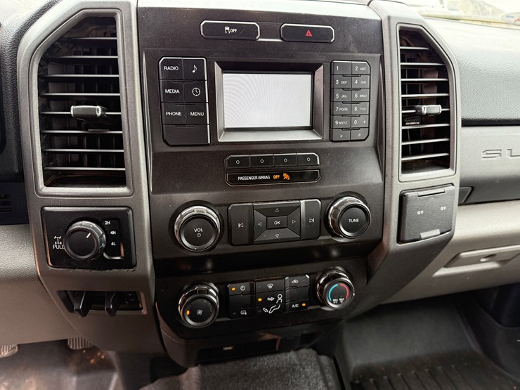 2019-ford-f250-image-17