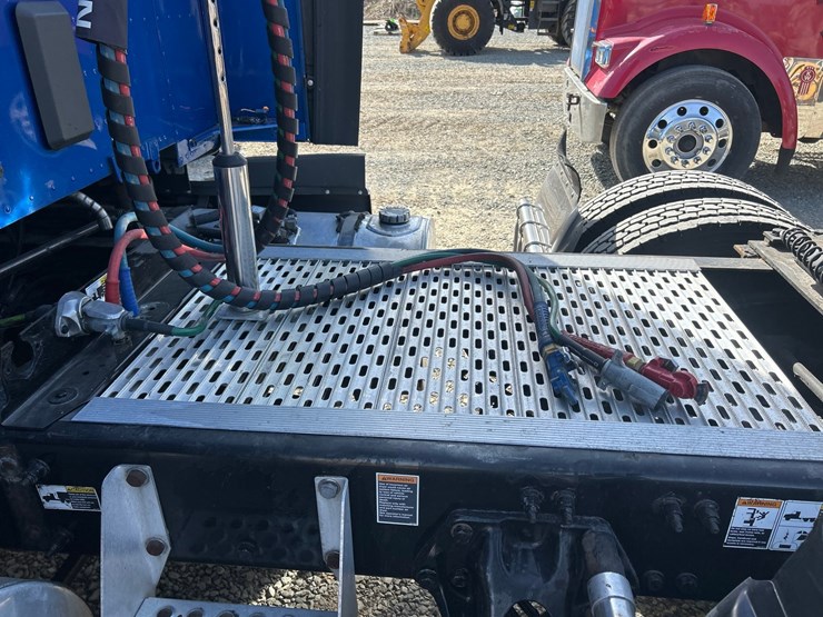 2018-kenworth-t680-image-38