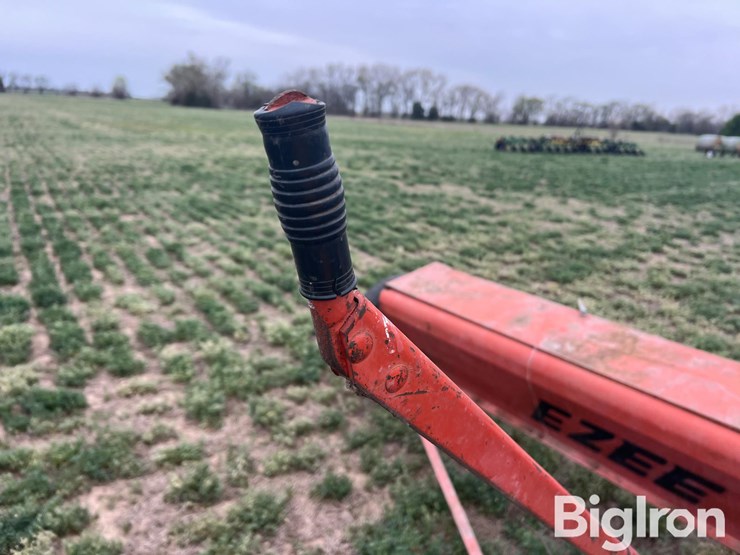 ezee-flow-fertilizer-spreader-image-10