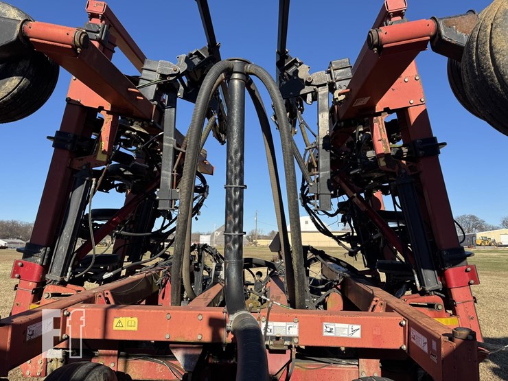 case-ih-2400-image-39