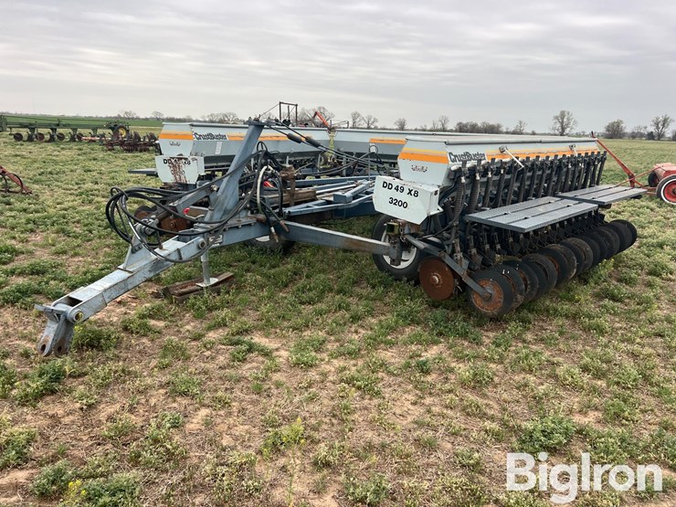 crustbuster-dd49x8-grain-drill-image-1