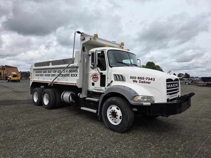2020-mack-10yd.-t/a-dump-truck-image-3