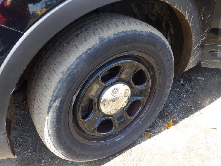 2017-ford-explorer-image-13