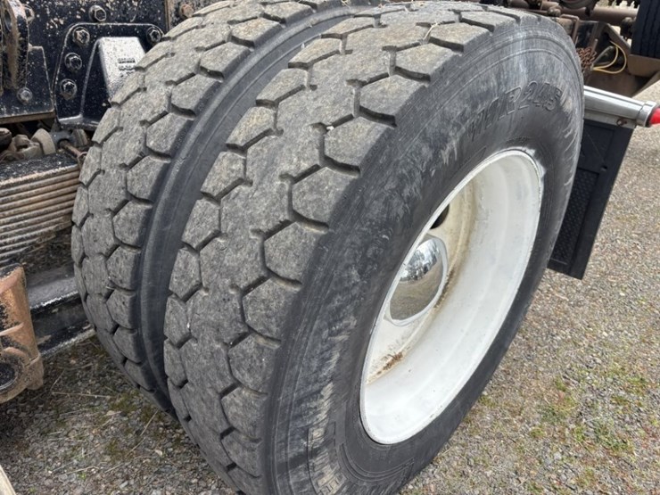 1990-kenworth-w900-image-11