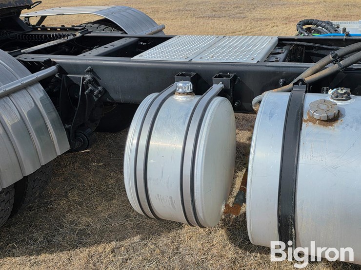 2015-international-prostar-image-11