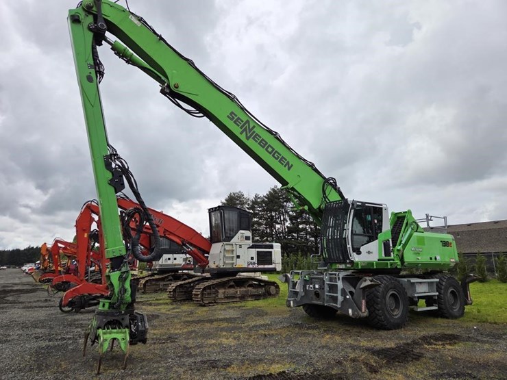 sennebogen-738e-tree-handler-image-1