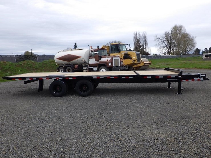 2026-delta-26'-t/a-tilt-deck-trailer-image-4