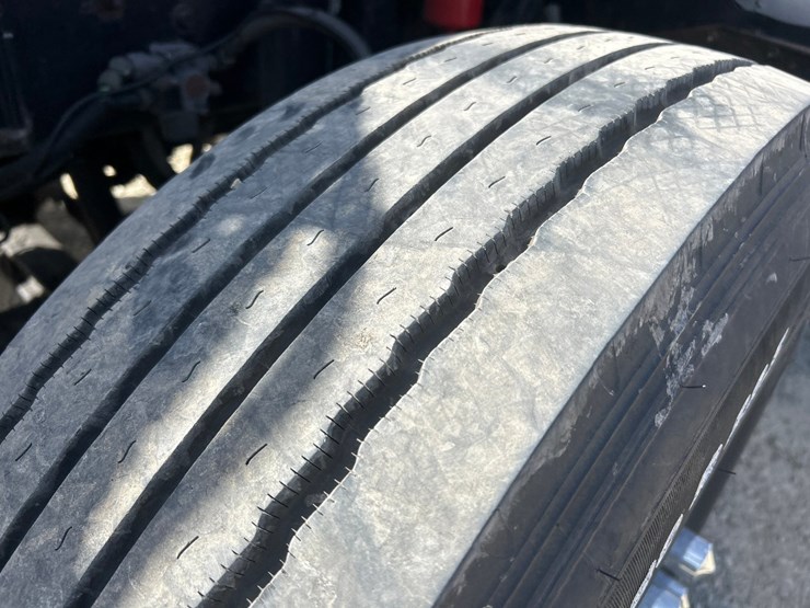 1999-kenworth-t600-image-107