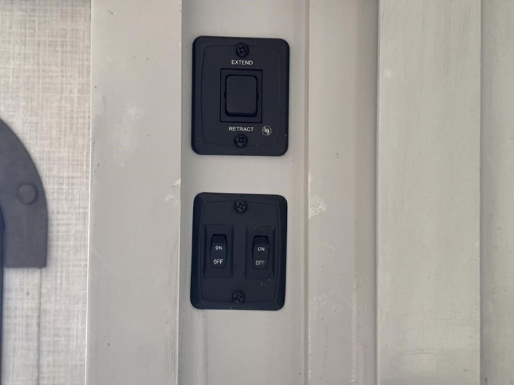 2020-bullet-bl1700bh20-travel-trailer-image-42