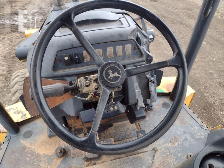 2010-deere-310j-image-9