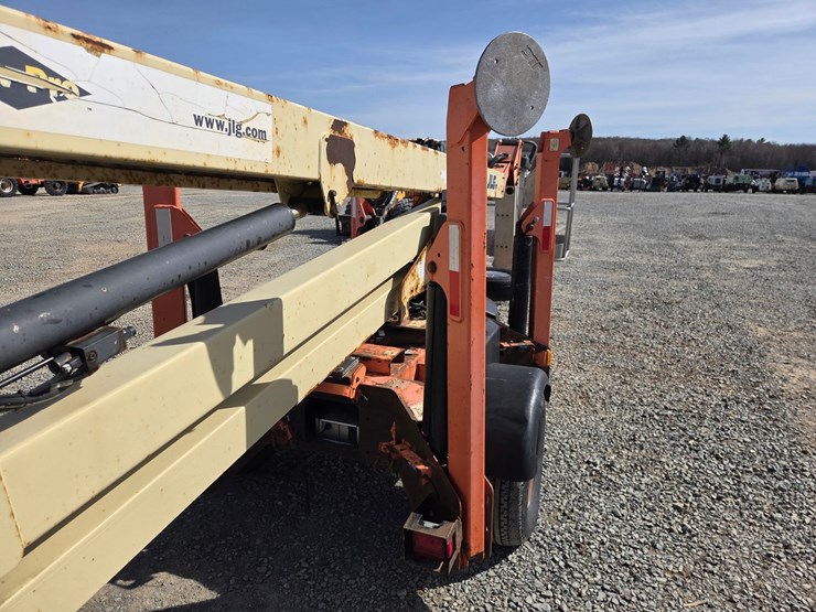 2010-jlg-t500j-image-30