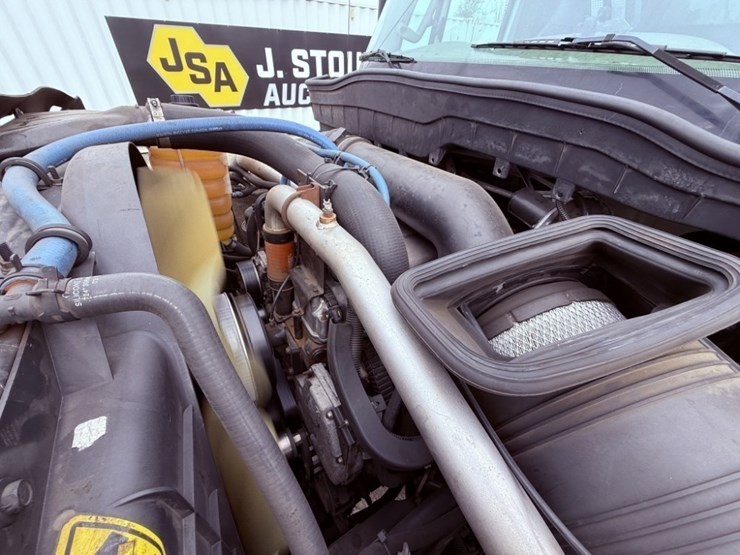 2013-international-7400-image-18