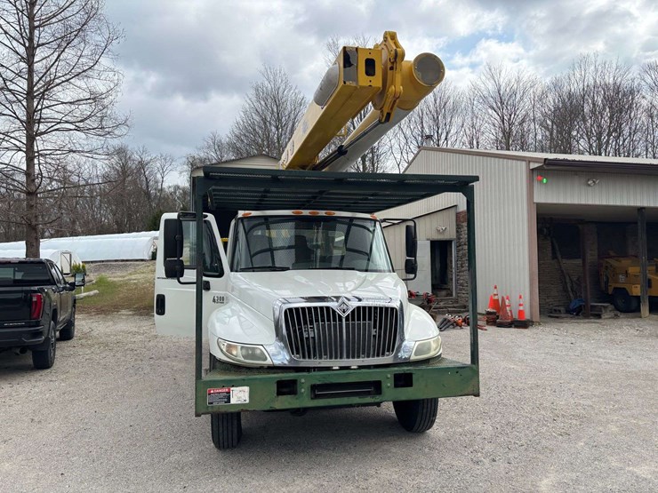 2005-international-durastar-4300-image-13