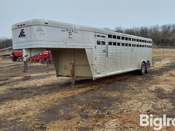 2007-elite-26'-t/a-aluminum-livestock-trailer-image-1