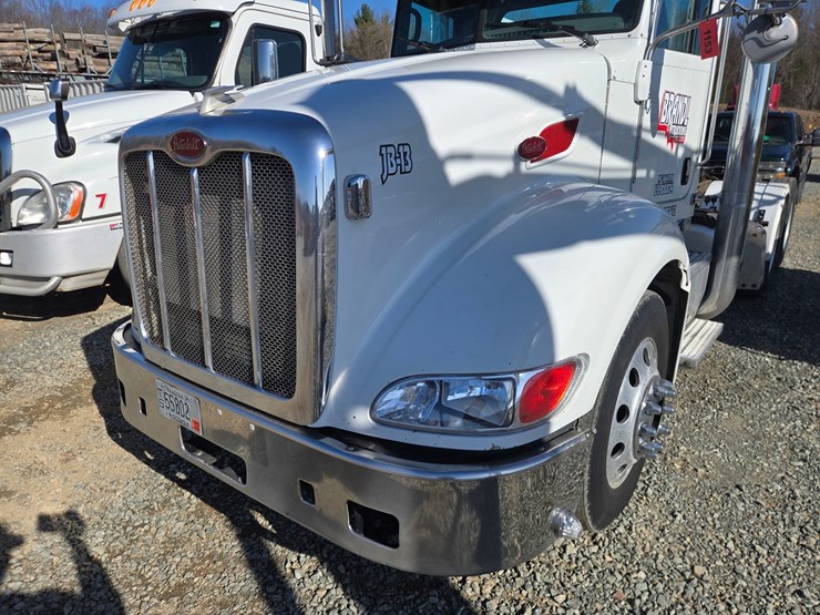 2013-peterbilt-386-image-10