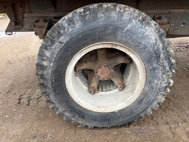 ford-f700-image-19