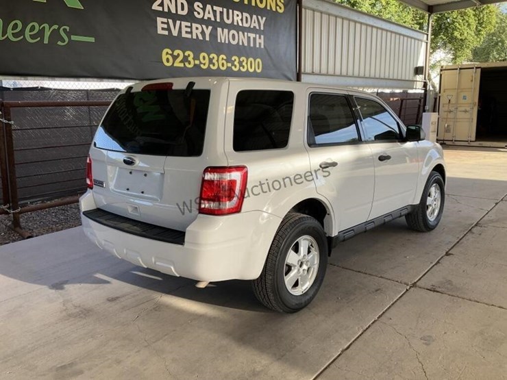 2011-ford-escape-xls-image-7