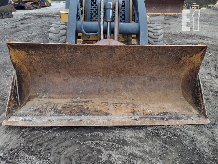 2010-deere-310j-image-19