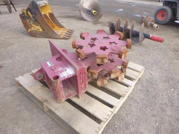 sui-17"-excavator-compaction-wheel-image-3