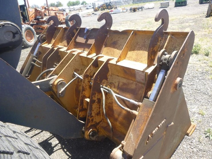 2005-deere-624j-image-23