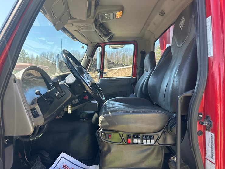 2012-international-7600-image-21