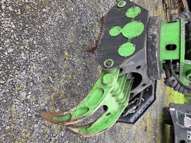 sennebogen-738e-tree-handler-image-6