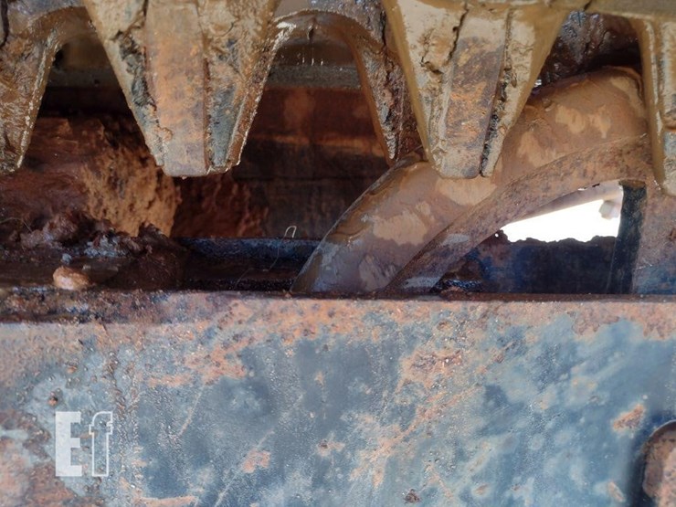 2012-morooka-mst600vd-image-14