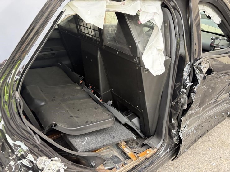 2021-ford-explorer-image-16