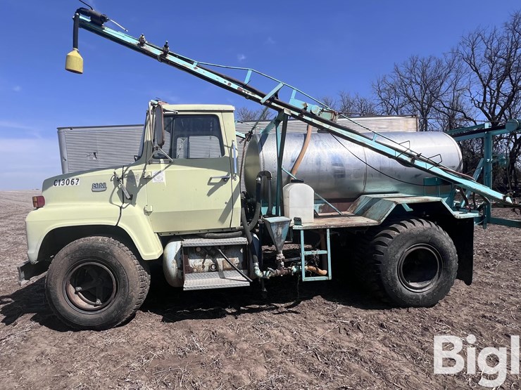 1976-ford-f700-image-8