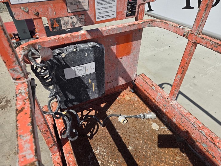 2017-jlg-1930es-image-27