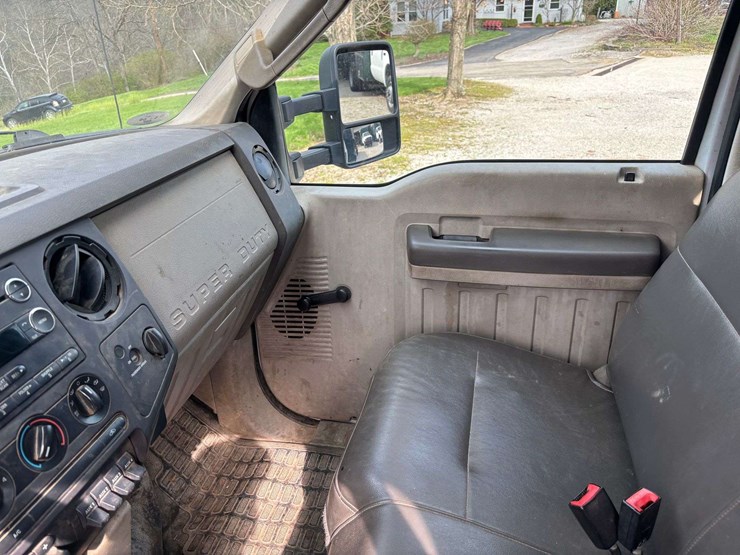 2009-ford-f550-image-23