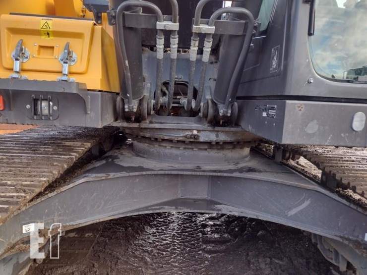 2020-volvo-ec220e-lr-image-19