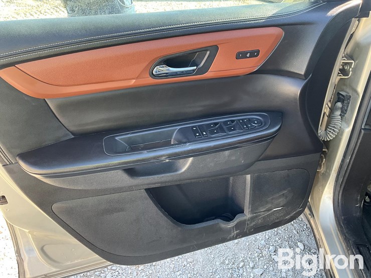 2016-chevrolet-traverse-image-15