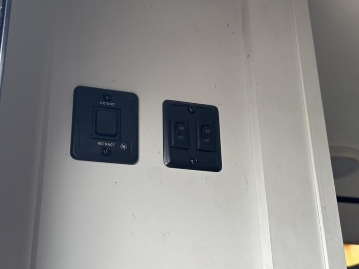 2020-bullet-bl2200bh20-travel-trailer-image-42