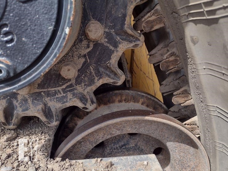 2023-deere-325g-image-13