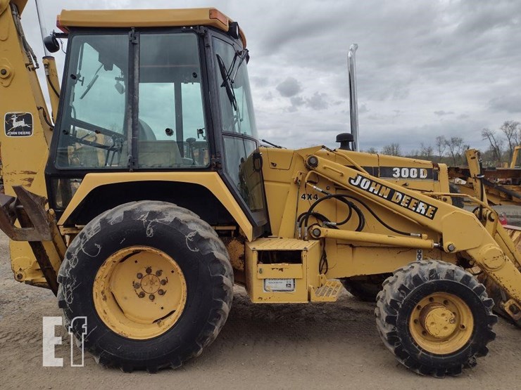 1995-deere-300d-image-24