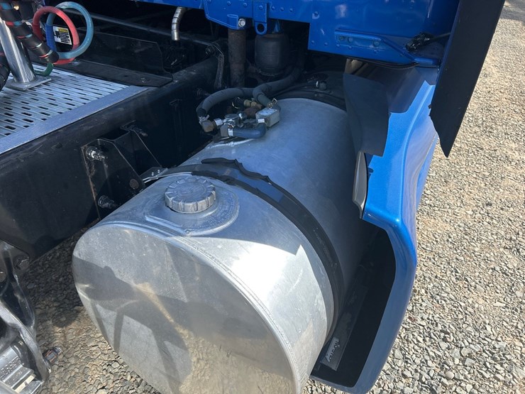 2018-kenworth-t680-image-41