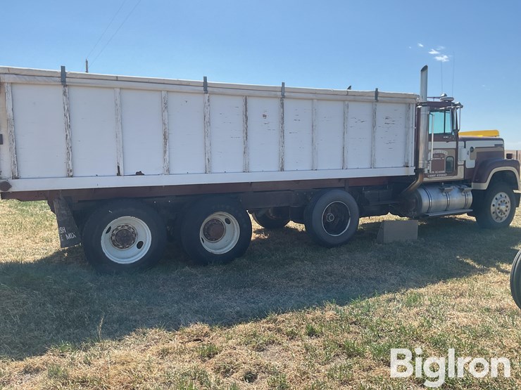 1984-international-durastar-4300-image-4