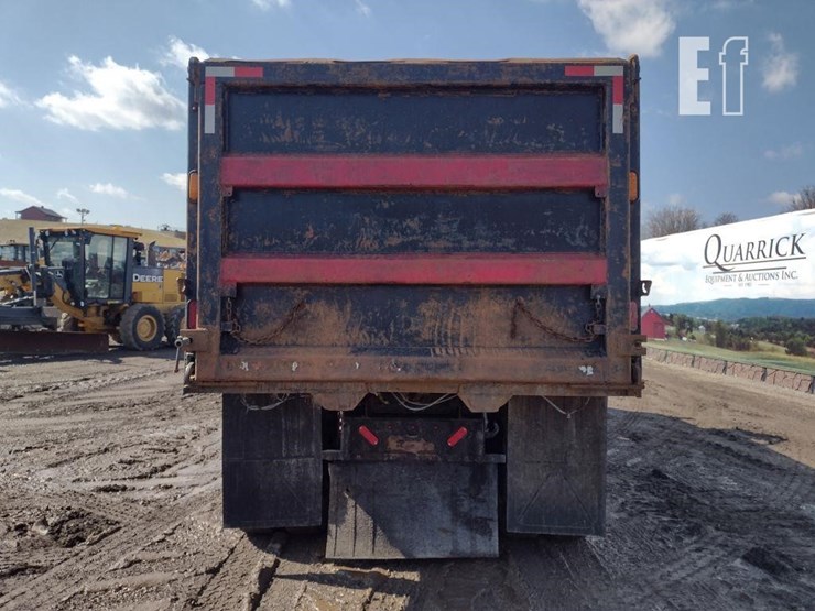 2012-freightliner-122sd-image-4