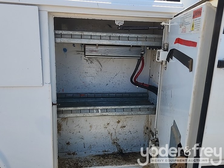 2016-chevrolet-silverado-3500hd-image-26