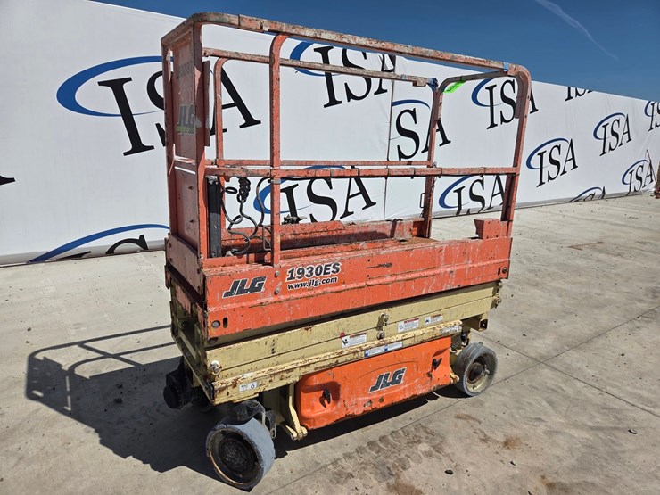 2017-jlg-1930es-image-1