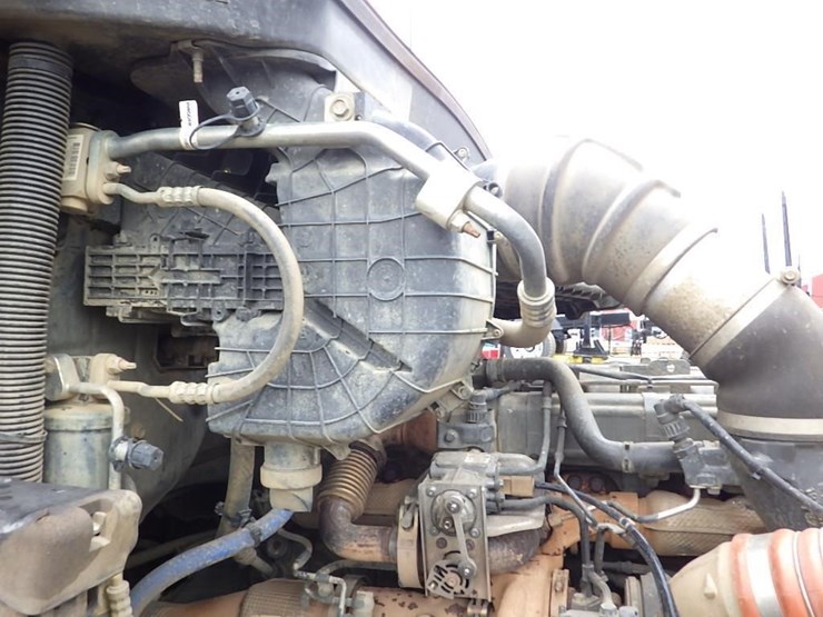 2017-kenworth-t800-image-54