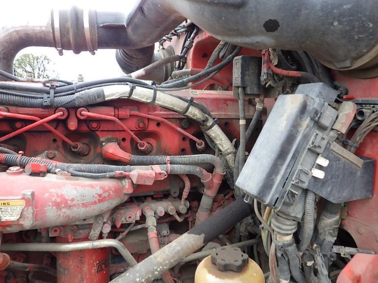 2016-peterbilt-3-axle-logging-truck-image-54