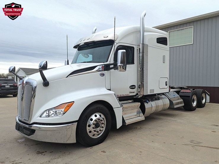 2024-kenworth-t680-image-1