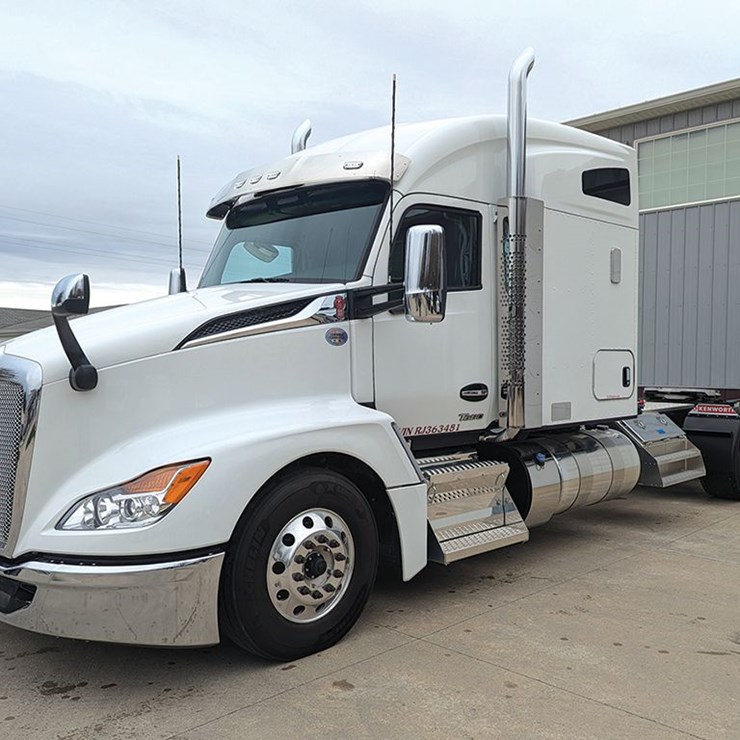 2024 KENWORTH T680