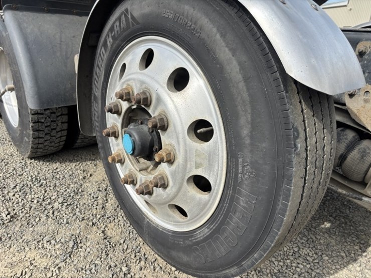 2019-kenworth-t880-image-15