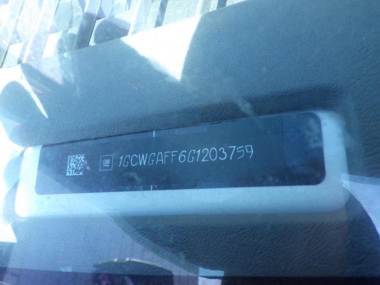 2016-chevrolet-express-2500-image-15